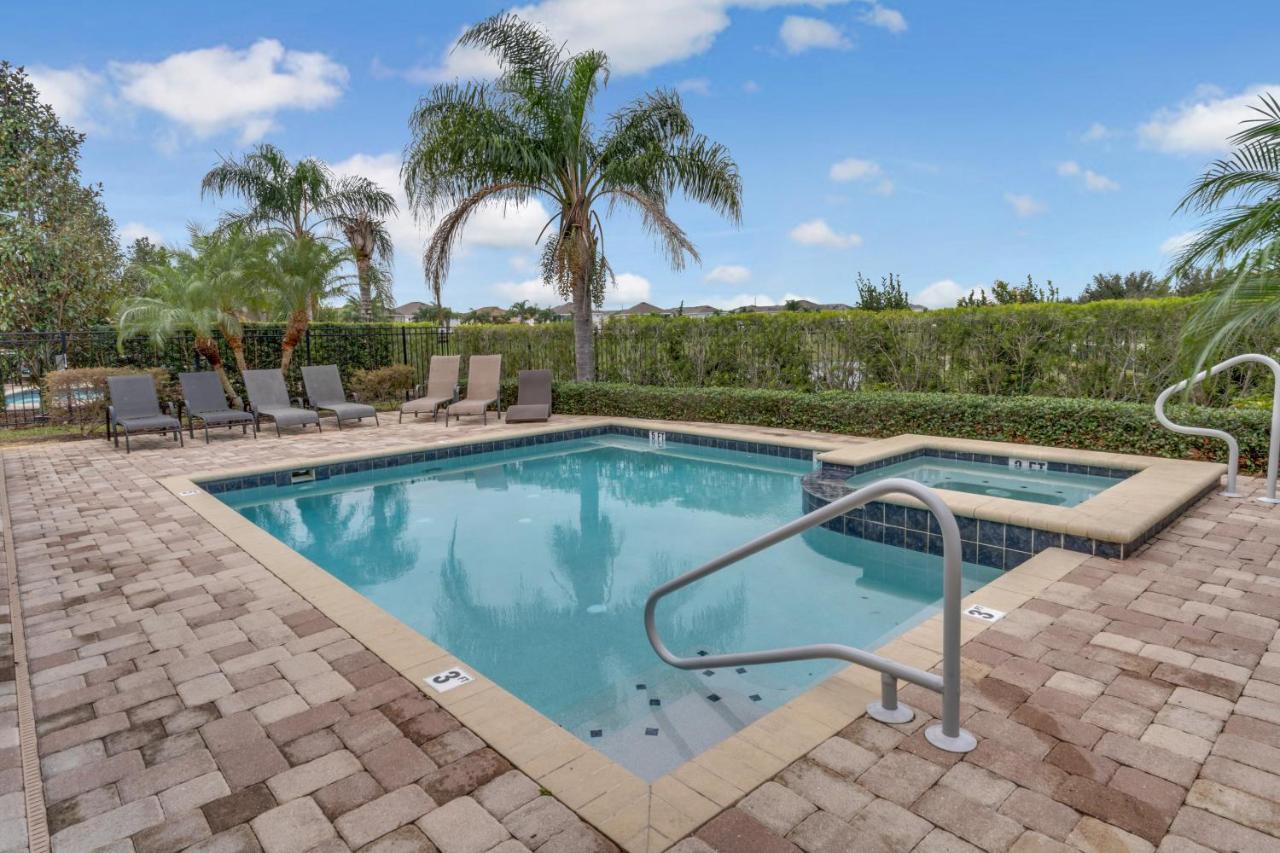 Huge 10 Bdr Family House With Arcades And Free Pool Heat Near Hébergement de vacances *