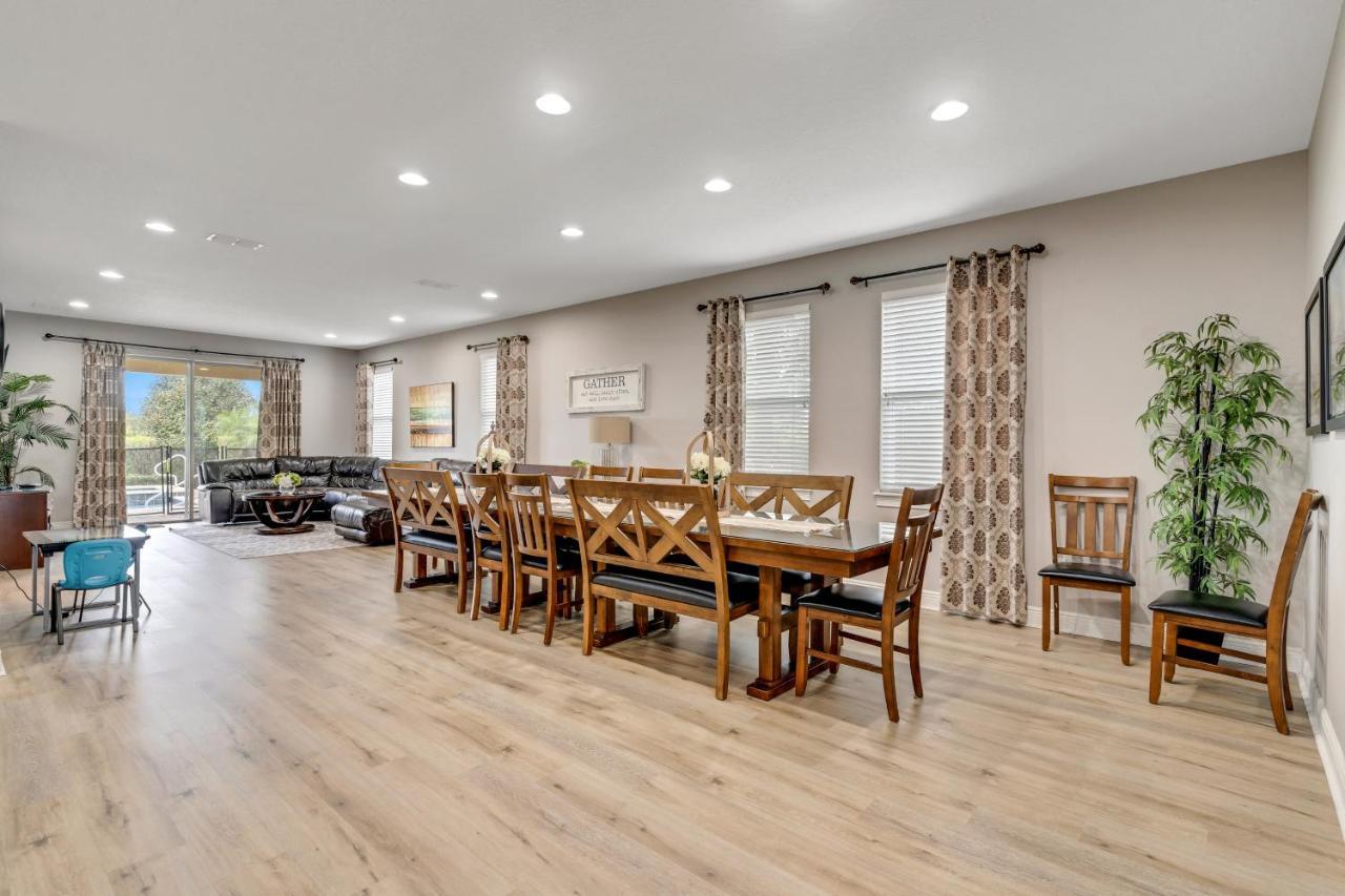 Huge 10 Bdr Family House With Arcades And Free Pool Heat Near Hébergement de vacances