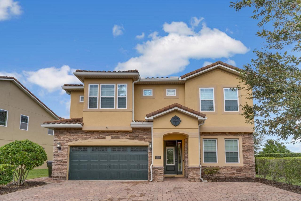 Hébergement de vacances Huge 10 Bdr Family House With Arcades And Free Pool Heat Near Orlando