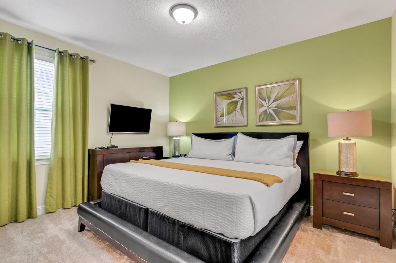 Hébergement de vacances Huge 10 Bdr Family House With Arcades And Free Pool Heat Near